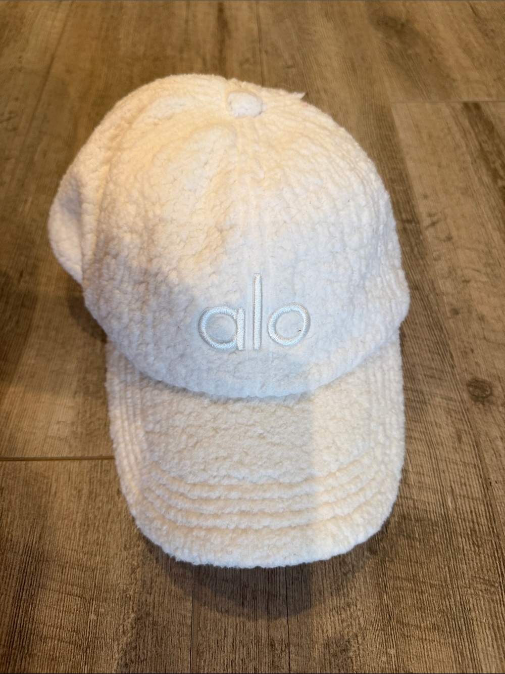 ALO Yoga Cream Sherpa Baseball Cap